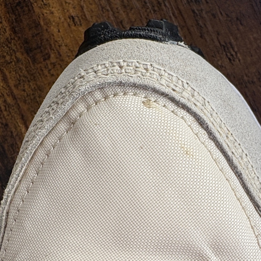 Nike Beige and Black Sneakers - Picture 7 of 7